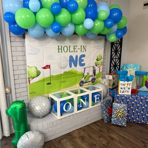 Golf-Themed Party first birthday Decoration Set - Picture 2 of 9